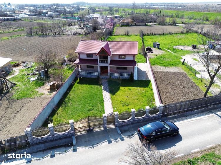Casă cu 4 camere cu Teren 917 Mp în Nămoloasa
