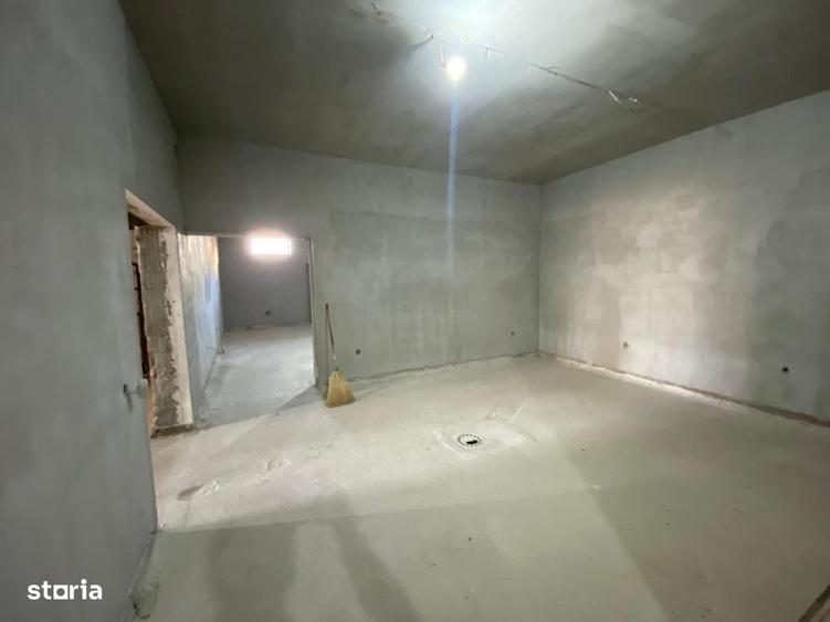 Spațiu comercial, de 380 mp, în Terezian