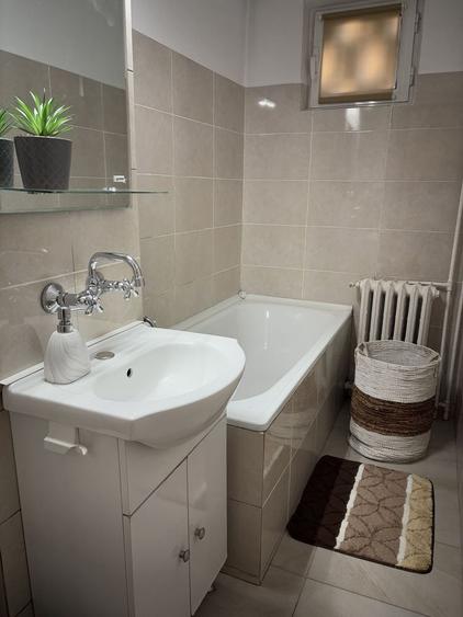 Apartament cu 2 camere semidecomandat în Moara
