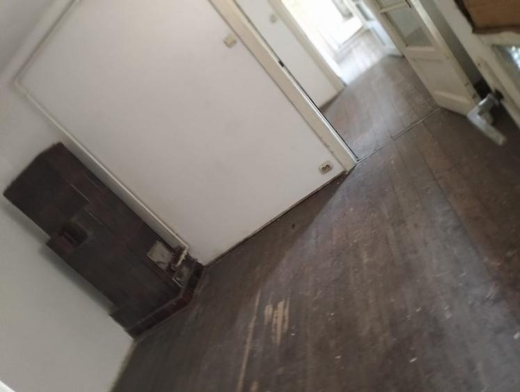 Casă cu 12 camere cu Teren 215 Mp în 13 Septembrie