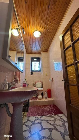 Casă cu 8 camere cu Teren 1420 Mp în Ghiroda