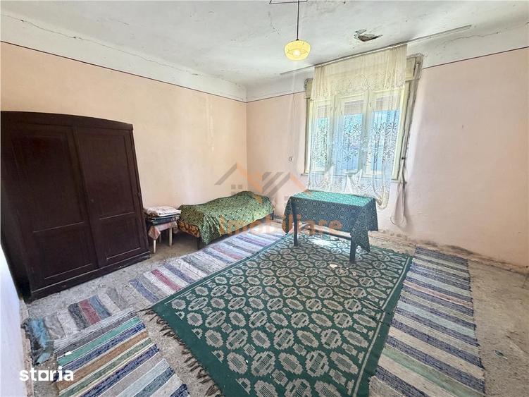 Casă cu 5 camere cu Teren 1788 Mp în Căpâlna