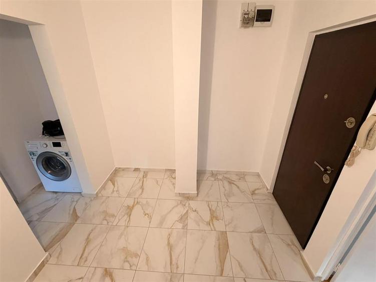 Apartament cu 2 camere decomandat în Nicolina