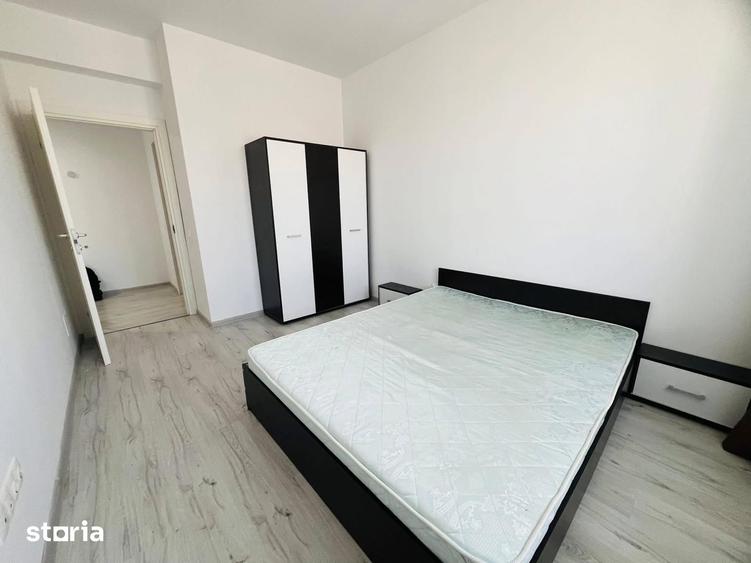 Apartament cu 3 camere semidecomandat în Vest