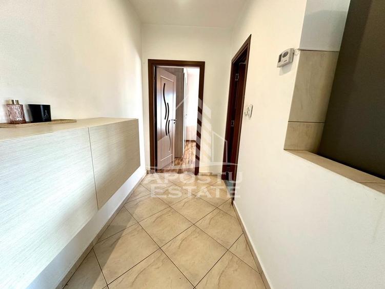 Apartament cu 3 camere decomandat, mobilat în Soarelui