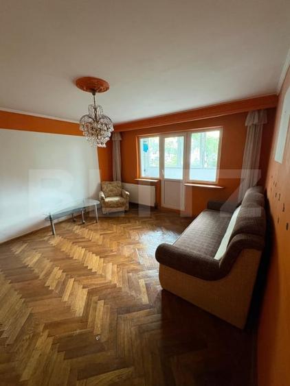 Apartament cu 3 camere decomandat, mobilat în Banat