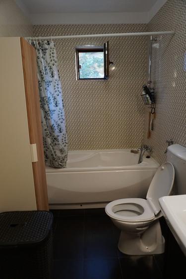 Apartament cu 2 camere decomandat, mobilat în Bucovina