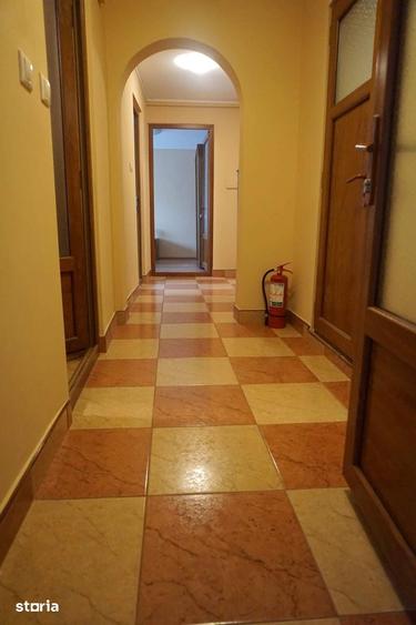 Apartament cu 3 camere decomandat în Faleza Nord