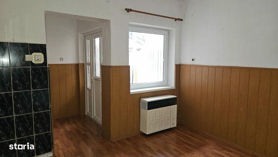 Casă cu 3 camere cu Teren 130 Mp în Central