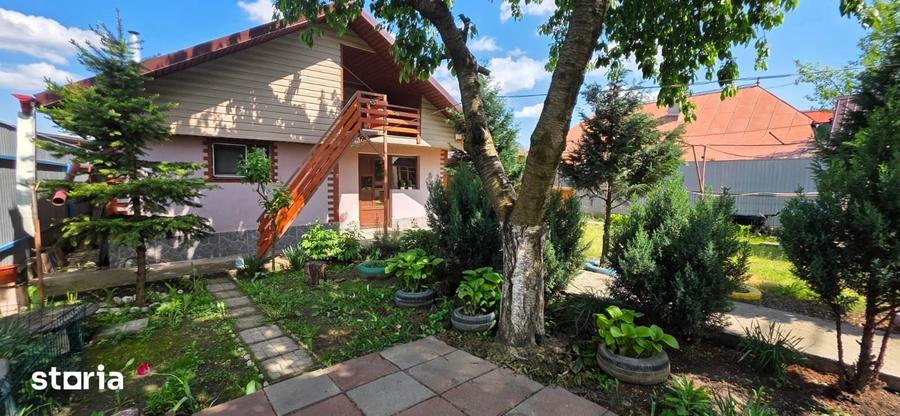 Casă cu 4 camere cu Teren 1004 Mp în Săucești