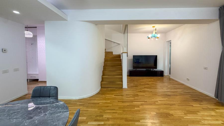 Duplex cu 5 camere cu Canalizare în Pipera