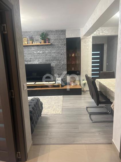 Apartament cu 3 camere decomandat, mobilat în Trivale