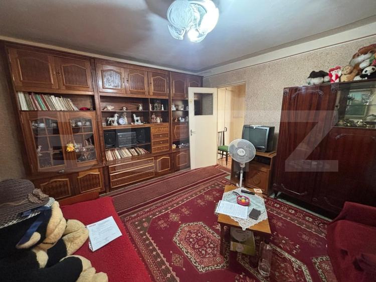 Apartament cu 2 camere semidecomandat, mobilat în Micro 11