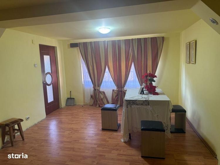 Casă cu 4 camere în Vârvor