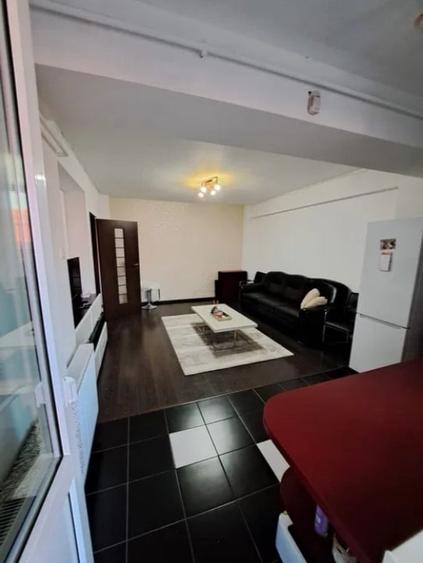 Apartament cu 2 camere semidecomandat, mobilat în Tătărași
