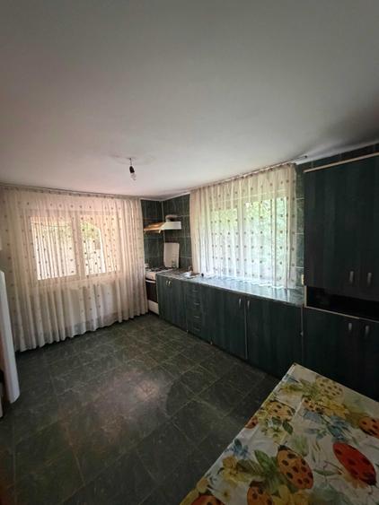 Casă cu 4 camere în Mărgineanu
