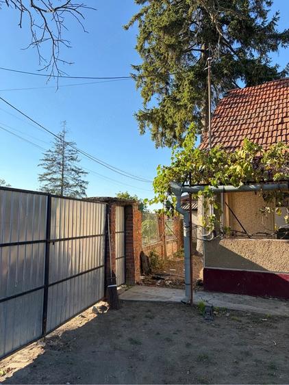 Casă cu 3 camere cu Teren 1173 Mp în Parhida