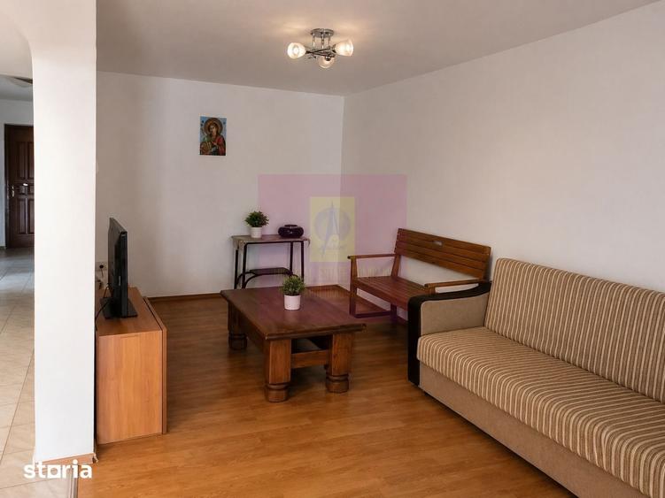 Casă cu 5 camere cu Teren 2875 Mp în Roata de Jos