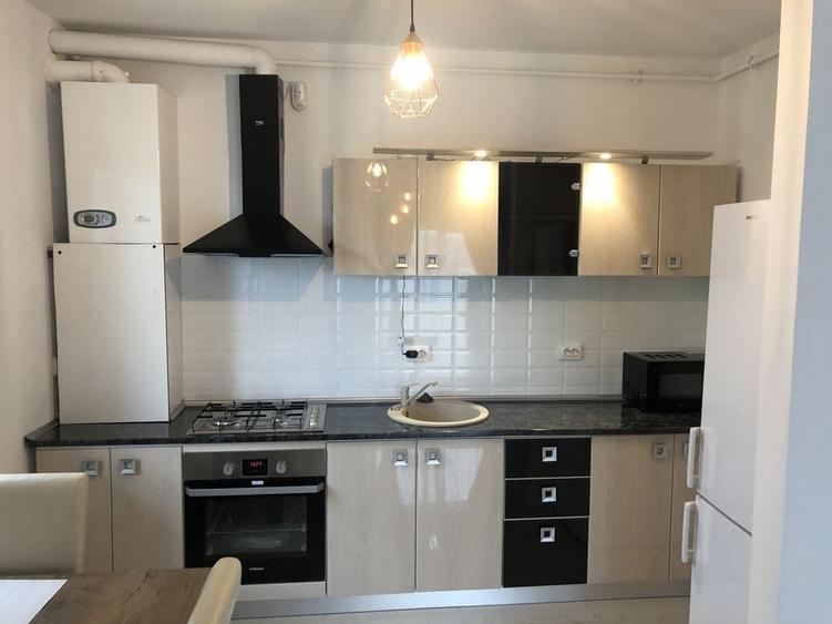 Apartament cu 2 camere semidecomandat în Calea Moldovei
