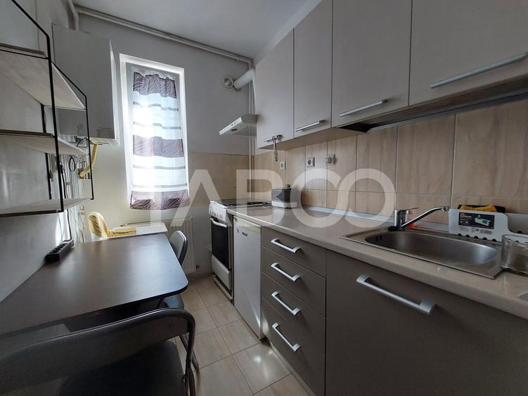 Garsoniera decomandata 26 mp etaj 2 geam la baie Str Frunzei Sibiu - 2