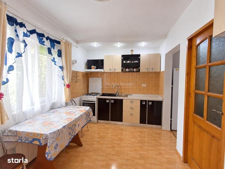 Casă cu 3 camere semidecomandat în Central