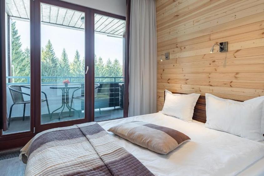 Apartament cu 3 camere decomandat în Poiana Brașov