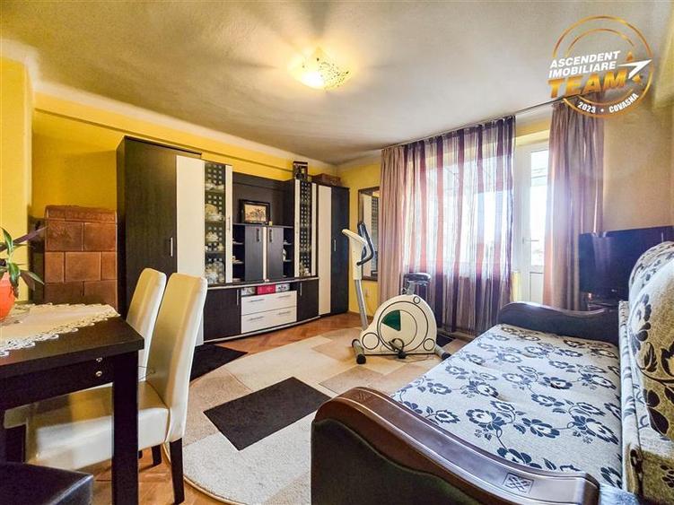 Apartament cu 2 camere decomandat în Lenin