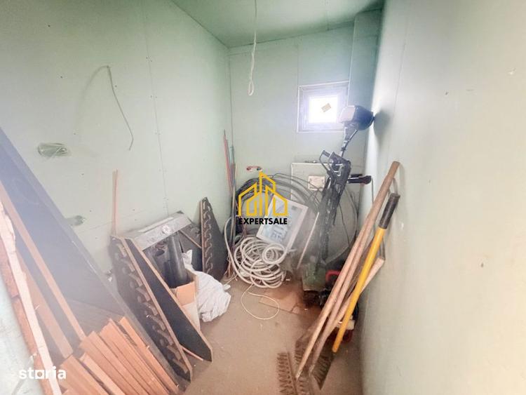 Casă cu 5 camere cu Teren 250 Mp în Clinceni