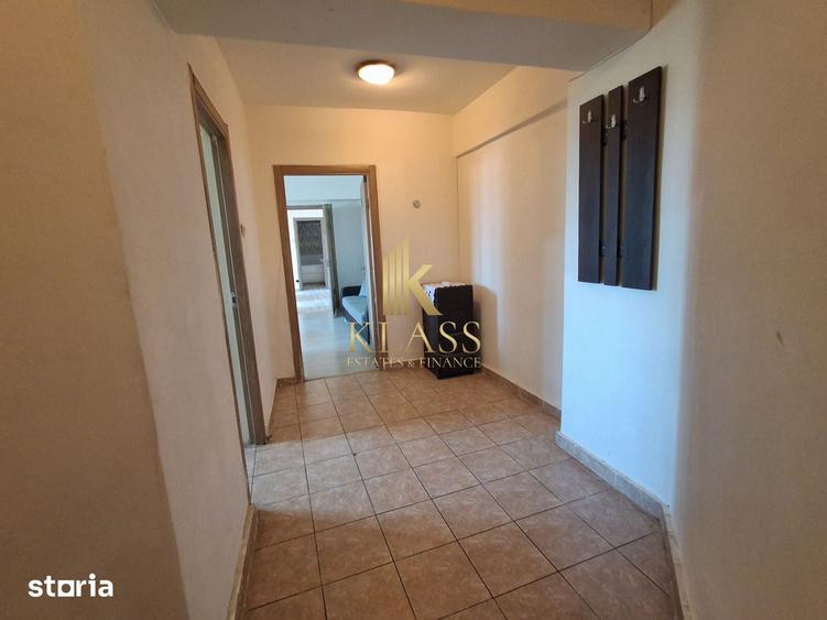 Apartament cu 3 camere semidecomandat în Colentina