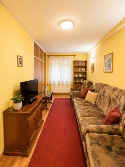 Apartament cu 3 camere semidecomandat în Poiana Brașov