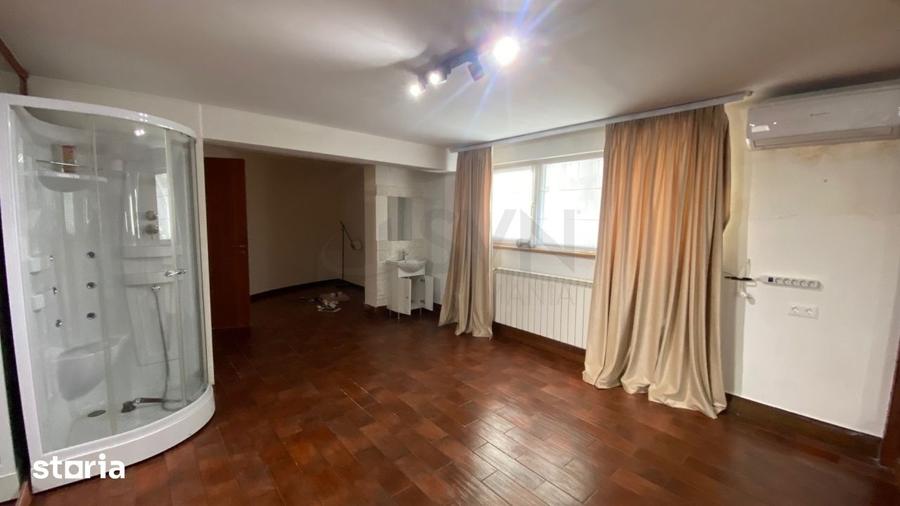 Casă cu 10 camere cu Teren 250 Mp în Herăstrău