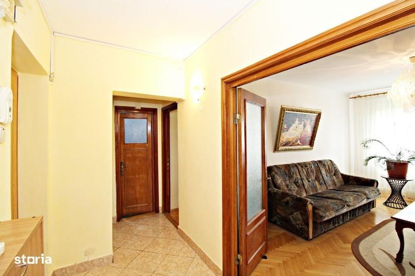 Apartament cu 3 camere decomandat în Faleza Nord