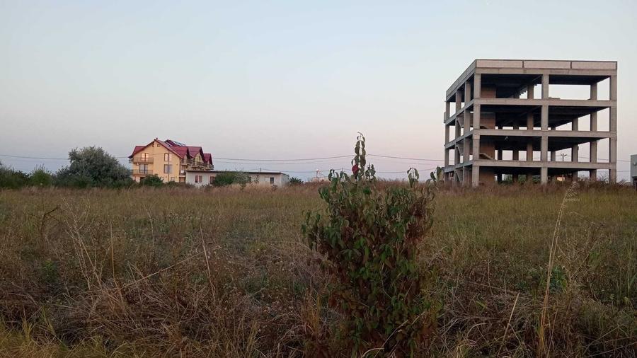 Spațiu comercial, în Schitu