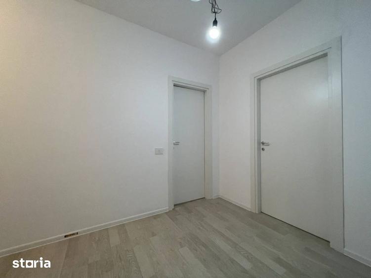 Apartament cu 4 camere decomandat în Titan