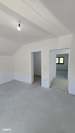 Casă cu 5 camere cu Teren 537 Mp în Central