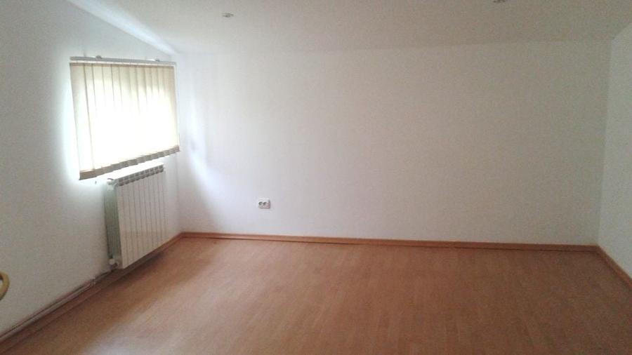 Casă cu 4 camere în Exterior Vest
