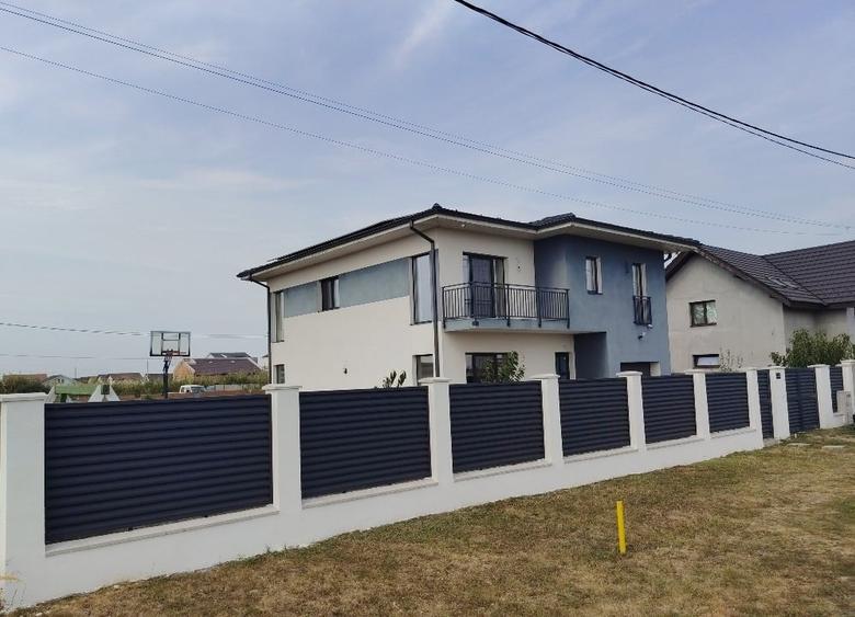 Casă individuală cu 5 camere cu Canalizare în Moșnița Nouă