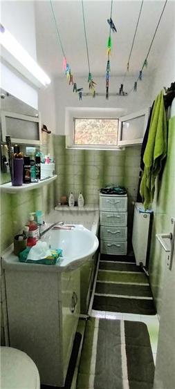 Apartament cu 2 camere semidecomandat, mobilat în Dâmbovița
