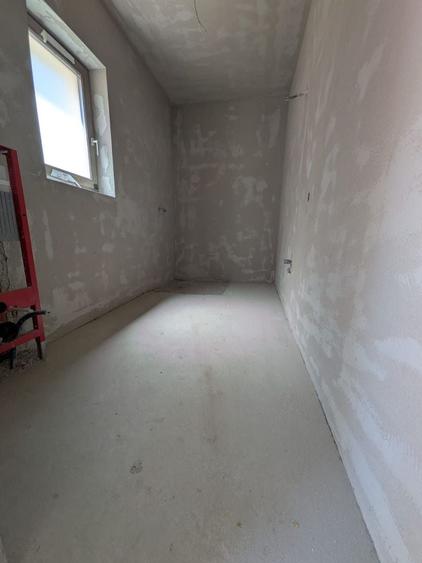 Duplex cu 5 camere cu Canalizare în Florești