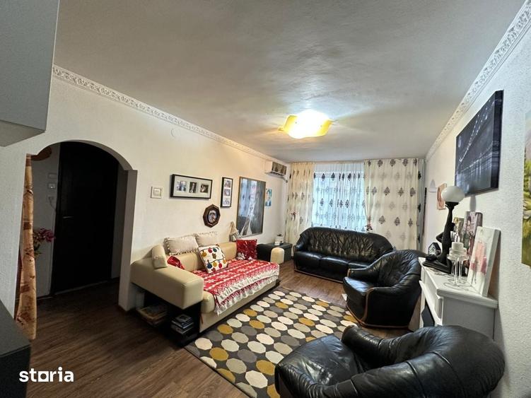 Apartament cu 4 camere semidecomandat în Obor