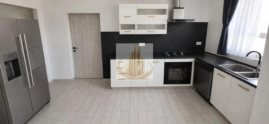 Vand casa pe parter in zona Plopi - 3