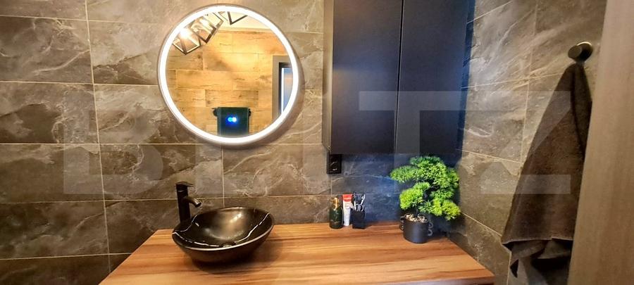 Apartament cu 3 camere semidecomandat, mobilat în Florești