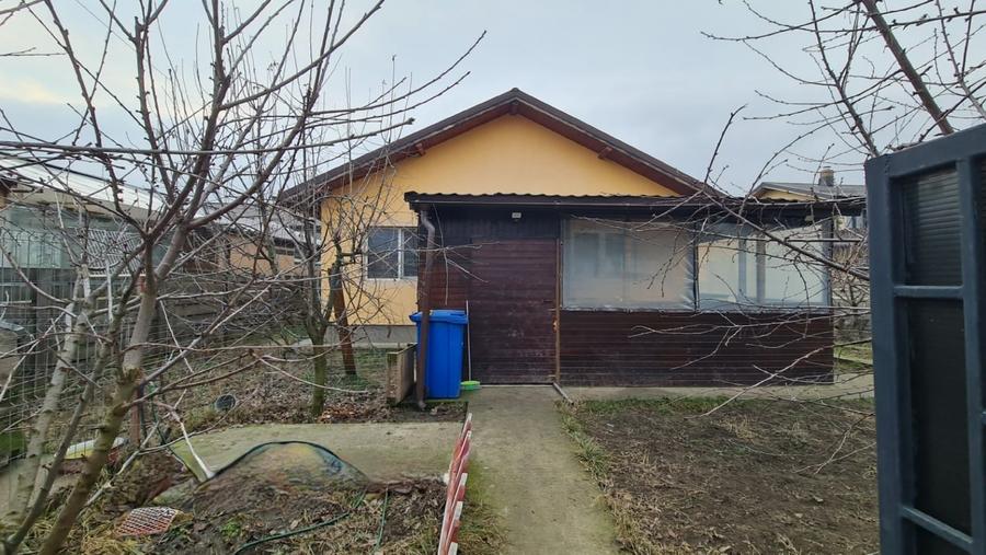 Casă individuală cu 4 camere cu Teren 500 Mp în Tărtășești