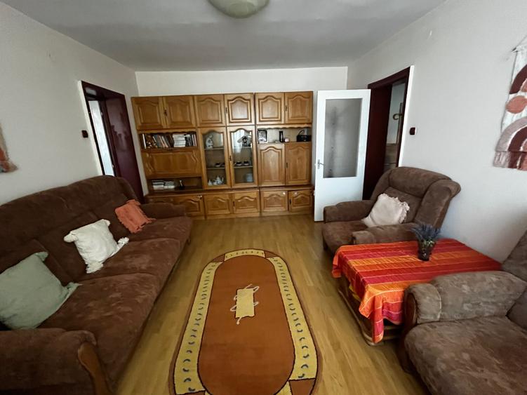 Apartament cu 2 camere semidecomandat în Grigorescu