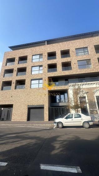 Apartament cu 3 camere, mobilat în Central