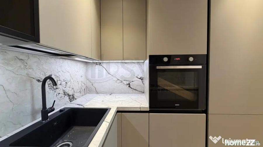 Apartament cu 3 camere semidecomandat în Floreasca