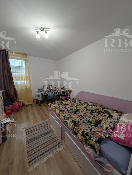 Apartament cu 3 camere decomandat în Florești