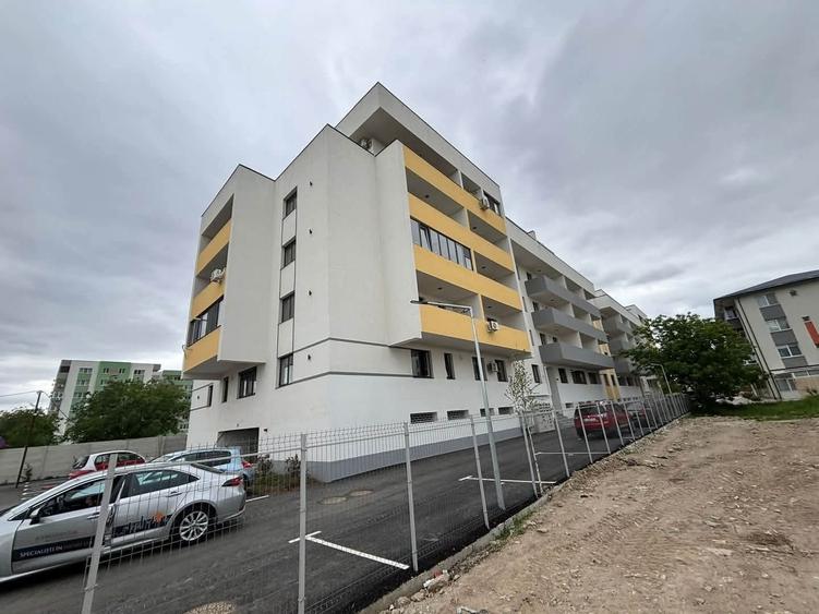 Garsonieră decomandată în Apărătorii Patriei
