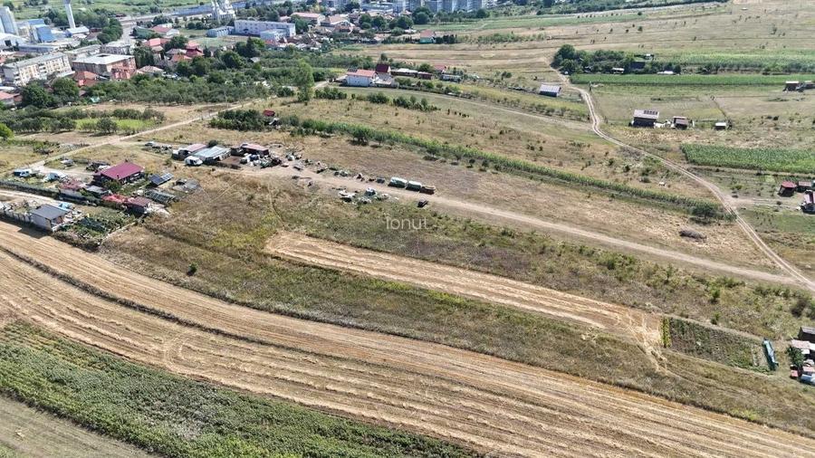 Teren extravilan de 5.800 mp in Aghiresu Fabrici, langa intravilan.