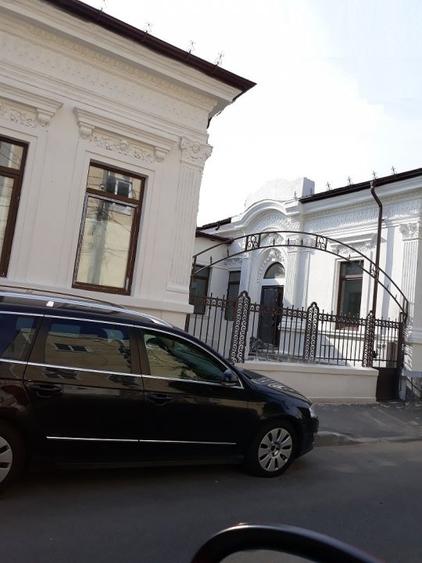 Casă individuală cu 8 camere cu Canalizare în Calea Plevnei